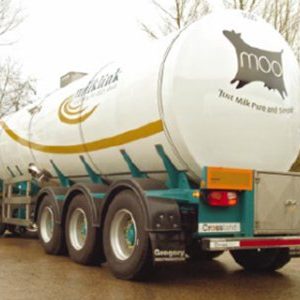 Moo milk tanker with a custom dome end